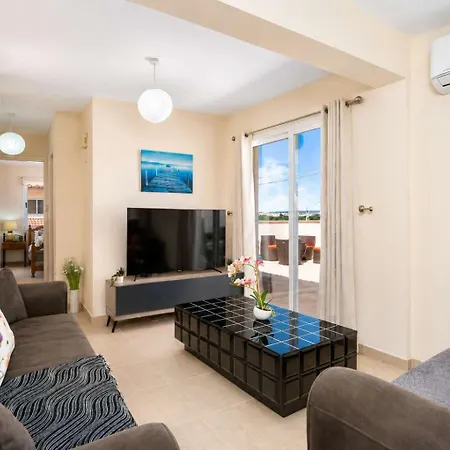 2br With Pools - Maketta By Premier דירה