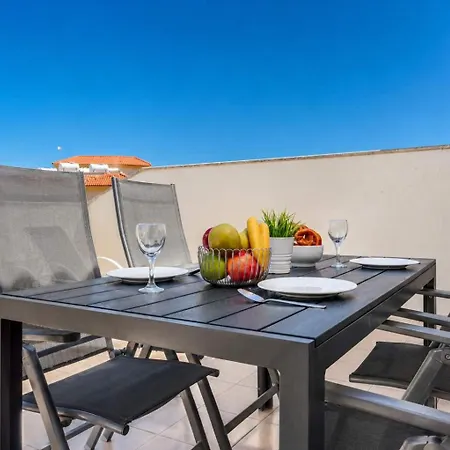 דירה 2br With Pools - Maketta By Premier