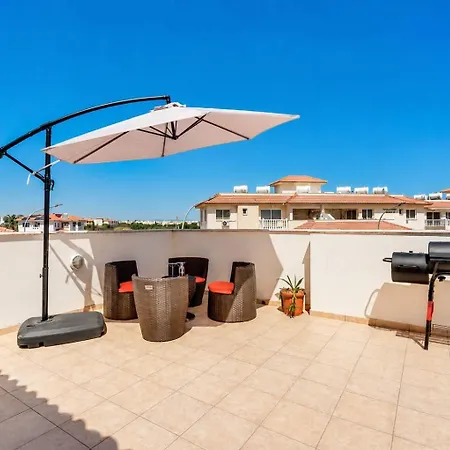 2br With Pools - Maketta By Premier דירה