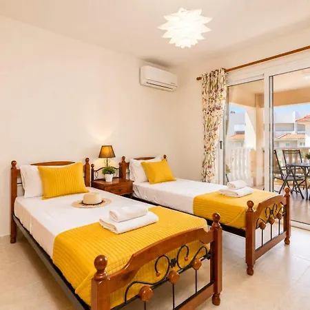 דירה 2br With Pools - Maketta By Premier