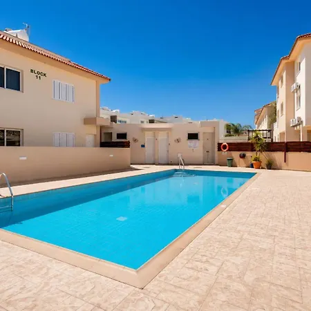 דירה 2br With Pools - Maketta By Premier *